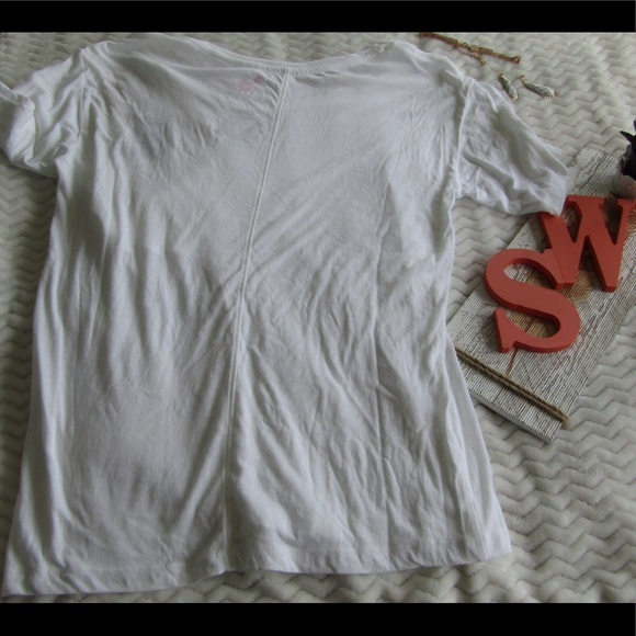 Miley Cyrus White Tee With Dog & Max Azria & A Dog - Picture 4 of 4